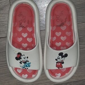 Disney White Red Minnie Mickey Mouse Slippers Hearts Summer Vacation Beach Pool